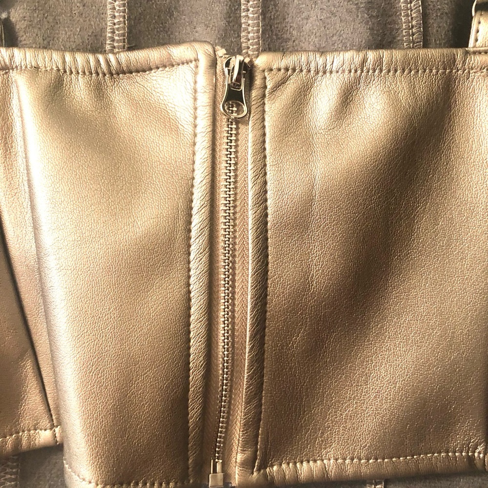 Kirious, Buttery Soft Cropped Top. NWT - Picture 6 of 10